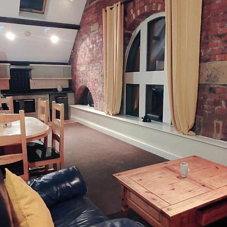 Charming 2 Bed Mezzanine Ap Apartman Huddersfield Kültér fotó