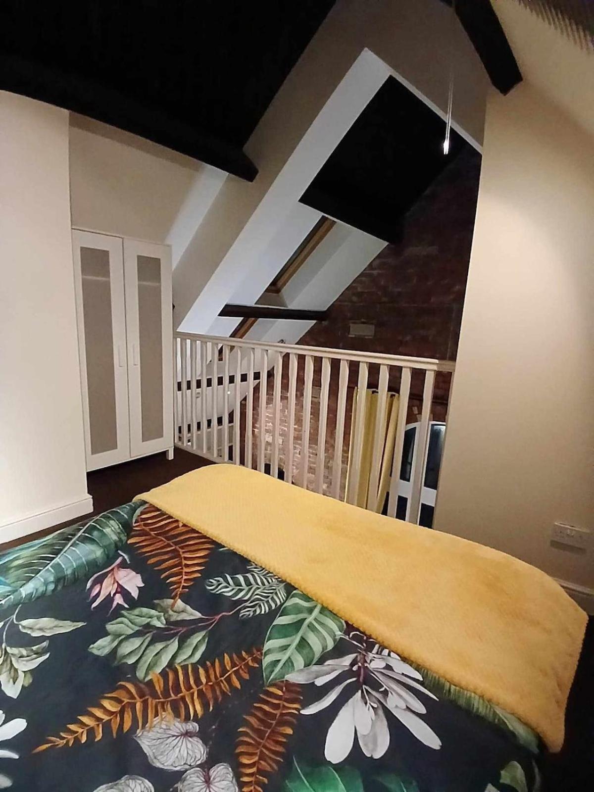 Charming 2 Bed Mezzanine Ap Apartman Huddersfield Kültér fotó